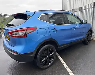 Used 2018 Nissan Qashqai N-Connecta Blue - Interior and Exterior details 5