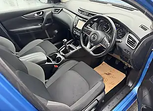 Used 2018 Nissan Qashqai N-Connecta Blue - Interior and Exterior details 9