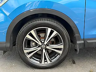 Used 2018 Nissan Qashqai N-Connecta Blue - Interior and Exterior details 10
