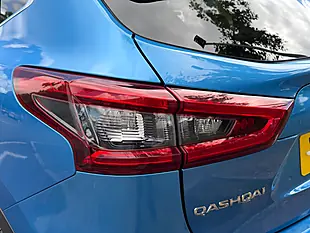 Used 2018 Nissan Qashqai N-Connecta Blue - Interior and Exterior details 13