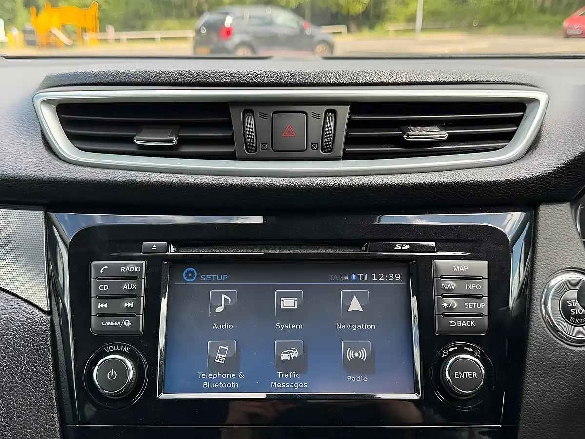 Used 2018 Nissan Qashqai N-Connecta Blue - Interior and Exterior details 20