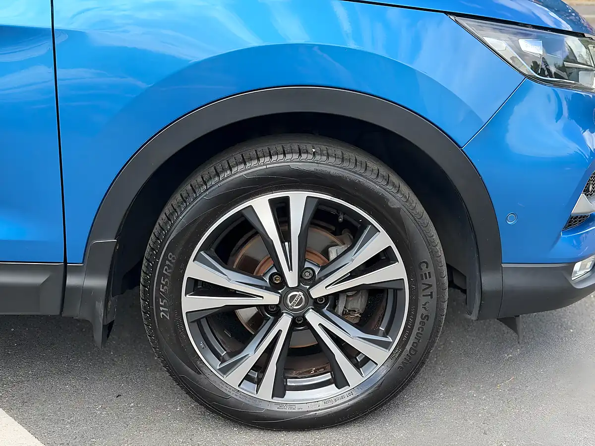 Used 2018 Nissan Qashqai N-Connecta Blue - Interior and Exterior details 9