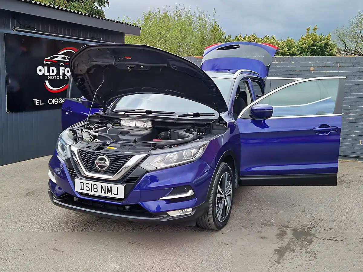 Used 2018 Nissan Qashqai N-Connecta Blue - Interior and Exterior details 10