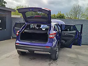 Used 2018 Nissan Qashqai N-Connecta Blue - Interior and Exterior details 12