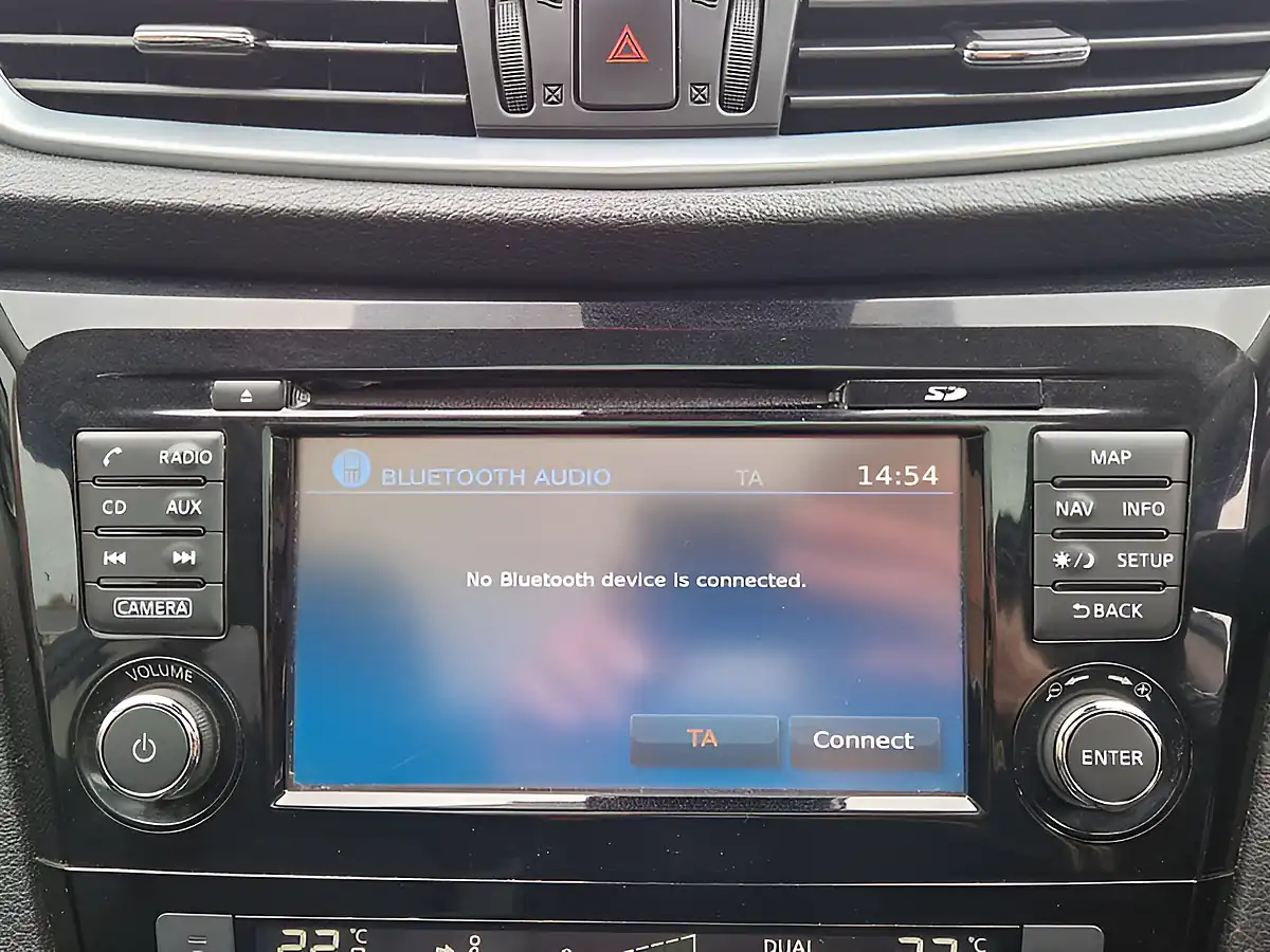 Used 2018 Nissan Qashqai N-Connecta Blue - Interior and Exterior details 17