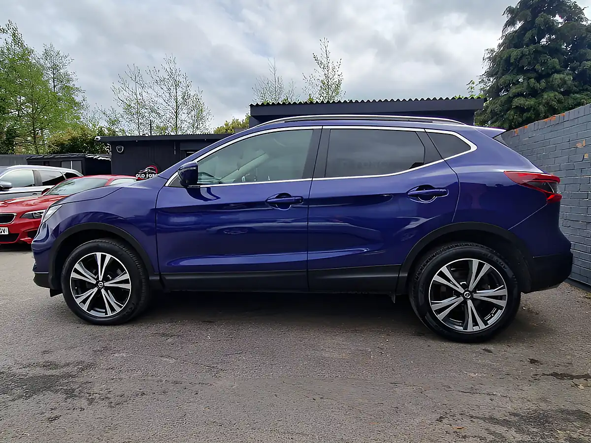 Used 2018 Nissan Qashqai N-Connecta Blue - Interior and Exterior details 6