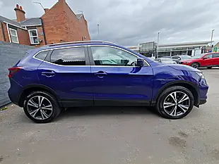 Used 2018 Nissan Qashqai N-Connecta Blue - Interior and Exterior details 7