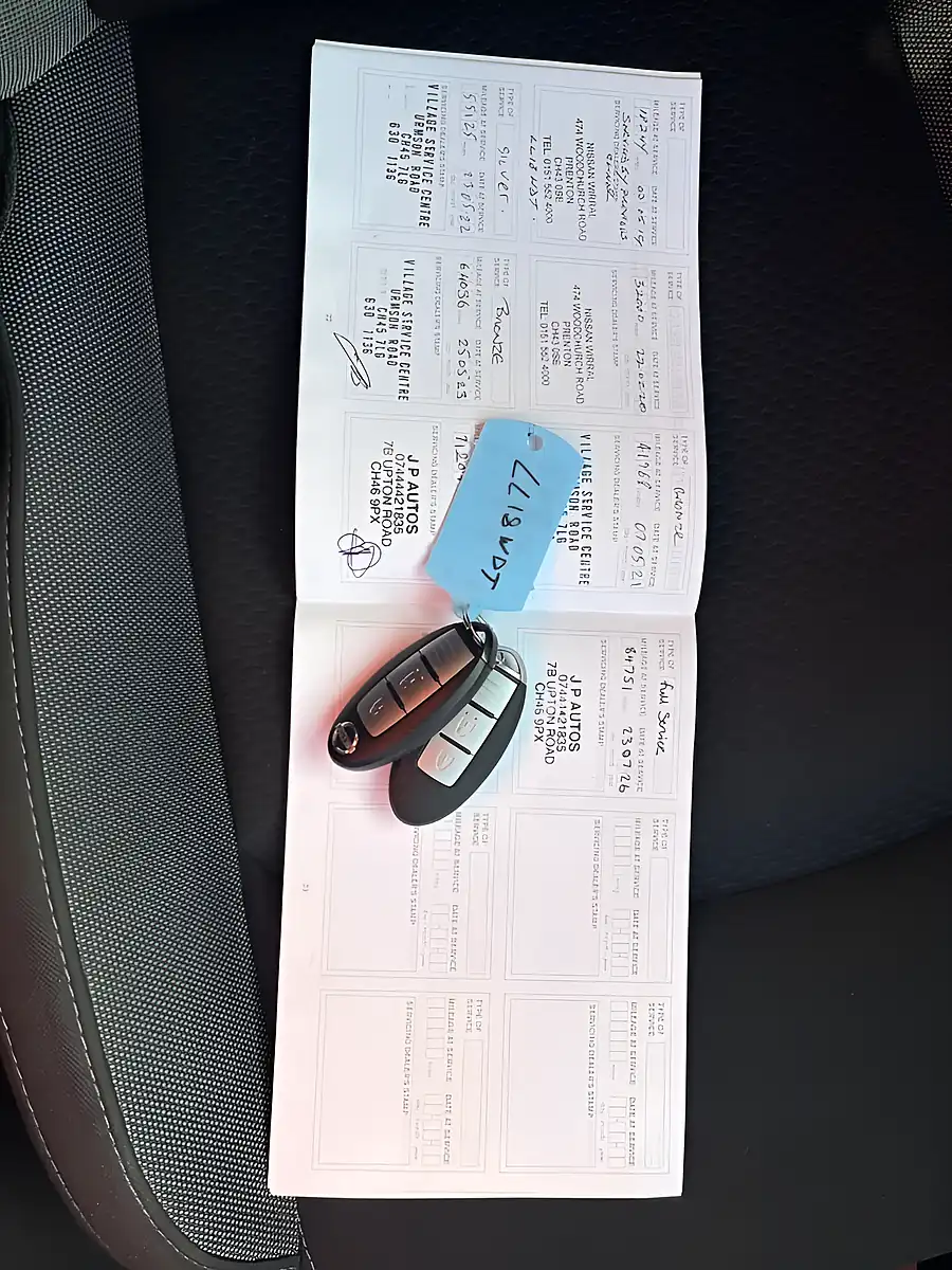 Used 2018 Nissan Qashqai N-Connecta Blue - Interior and Exterior details 16