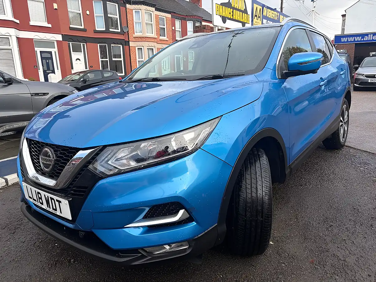 Used 2018 Nissan Qashqai N-Connecta Blue - Interior and Exterior details 3