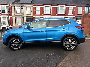 Used 2018 Nissan Qashqai N-Connecta Blue - Interior and Exterior details 4