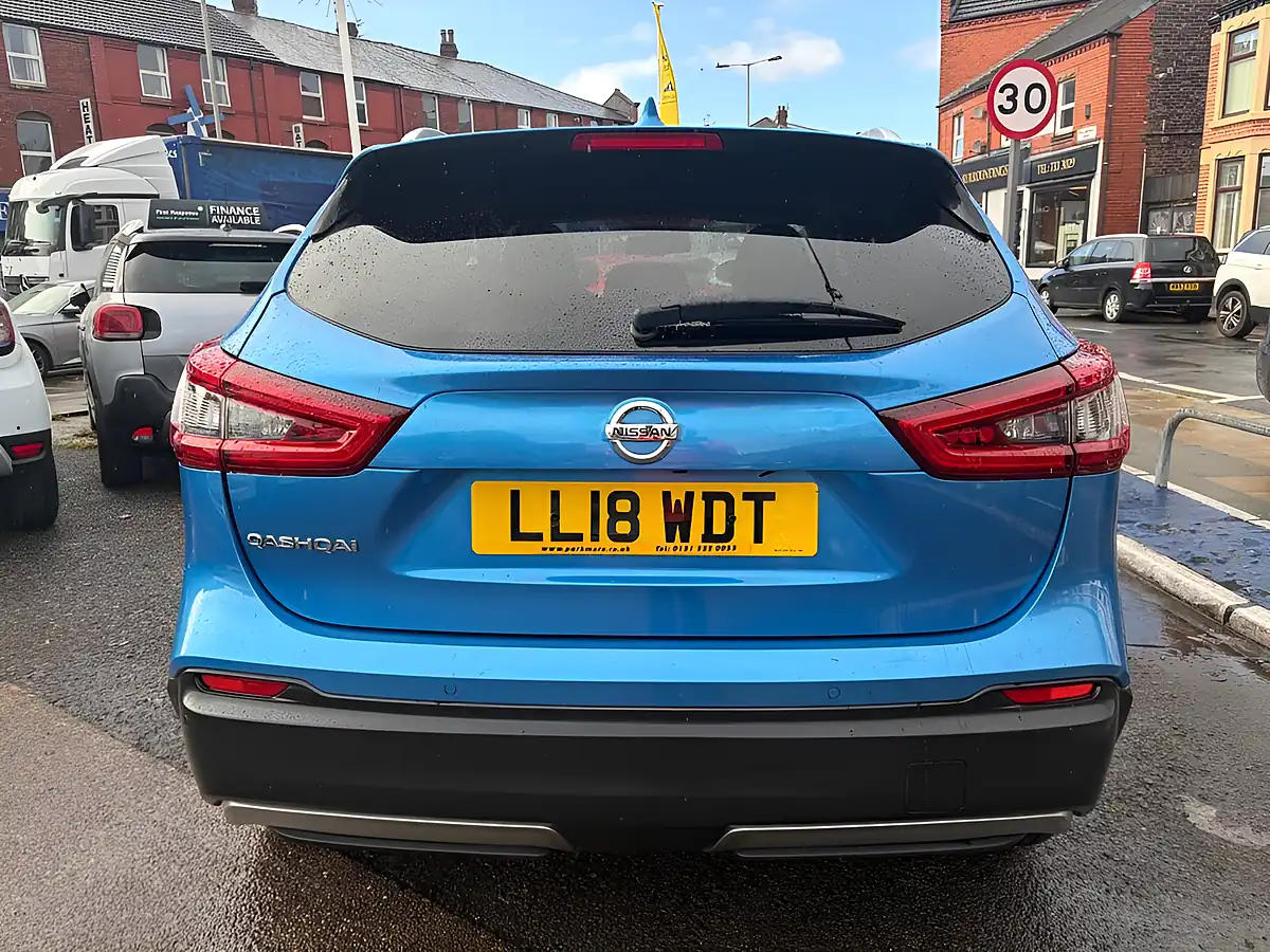 Used 2018 Nissan Qashqai N-Connecta Blue - Interior and Exterior details 6