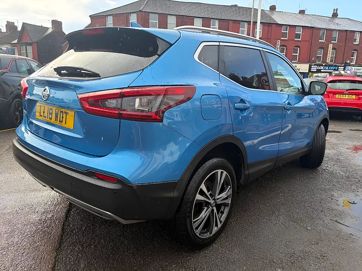 Used 2018 Nissan Qashqai N-Connecta Blue - Interior and Exterior details 7