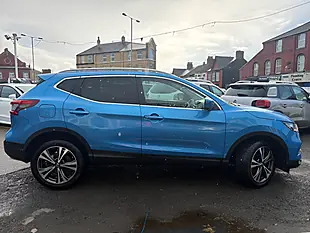 Used 2018 Nissan Qashqai N-Connecta Blue - Interior and Exterior details 8