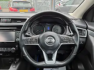 Used 2018 Nissan Qashqai N-Connecta Blue - Interior and Exterior details 10
