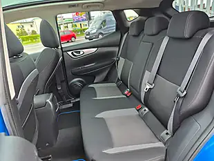Used 2018 Nissan Qashqai N-Connecta Blue - Interior and Exterior details 16