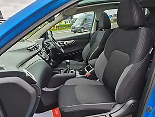 Used 2018 Nissan Qashqai N-Connecta Blue - Interior and Exterior details 17