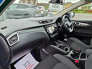 Used 2018 Nissan Qashqai N-Connecta Blue - Interior and Exterior details 18