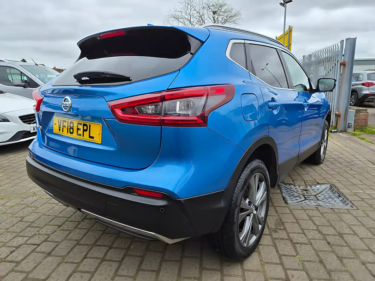 Used 2018 Nissan Qashqai N-Connecta Blue - Interior and Exterior details 6