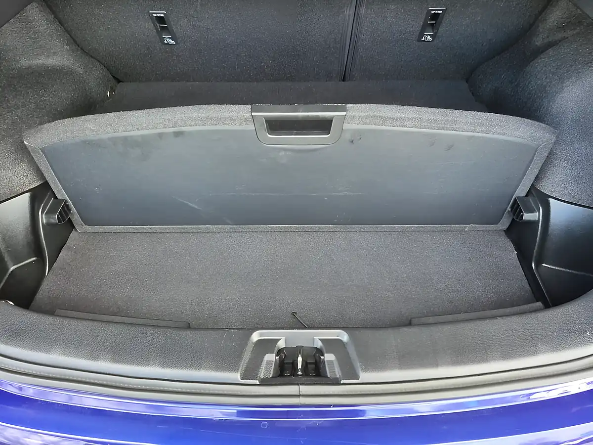 Used 2018 Nissan Qashqai N-Connecta Blue - Interior and Exterior details 13