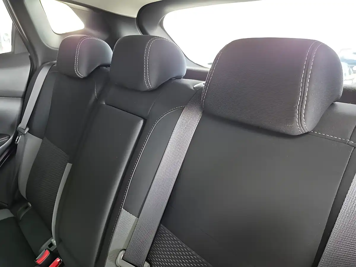 Used 2018 Nissan Qashqai N-Connecta Blue - Interior and Exterior details 15