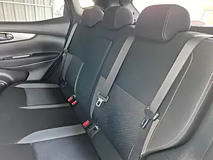 Used 2018 Nissan Qashqai N-Connecta Blue - Interior and Exterior details 16