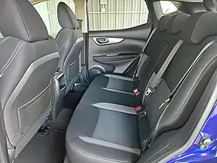 Used 2018 Nissan Qashqai N-Connecta Blue - Interior and Exterior details 17