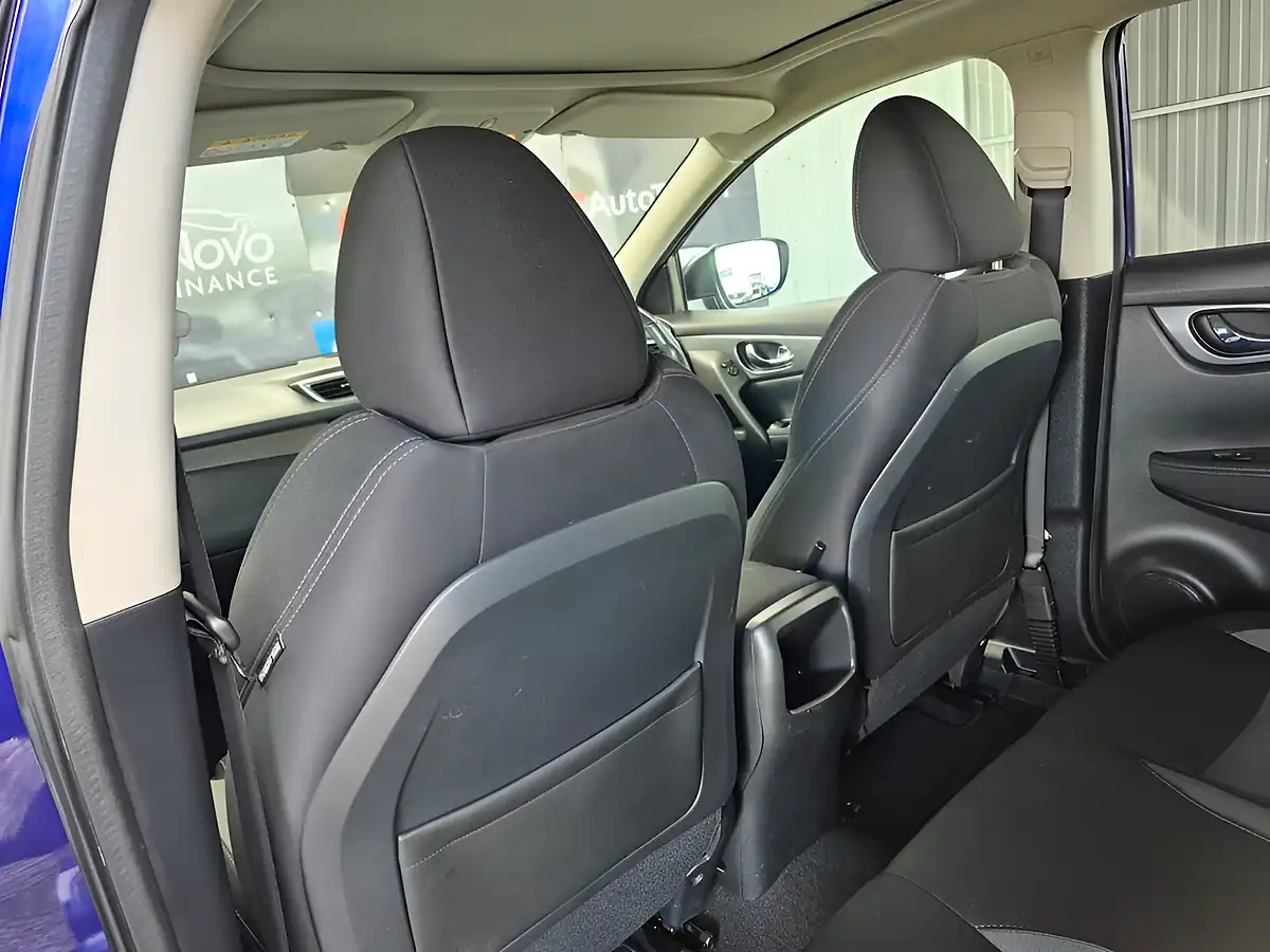 Used 2018 Nissan Qashqai N-Connecta Blue - Interior and Exterior details 18