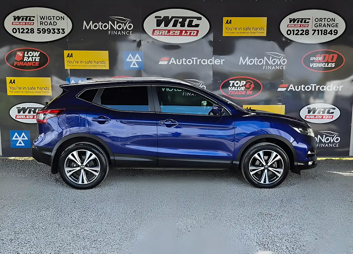 Used 2018 Nissan Qashqai N-Connecta Blue - Interior and Exterior details 5
