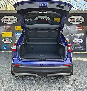 Used 2018 Nissan Qashqai N-Connecta Blue - Interior and Exterior details 9