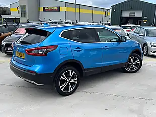 Used 2018 Nissan Qashqai N-Connecta Blue - Interior and Exterior details 11