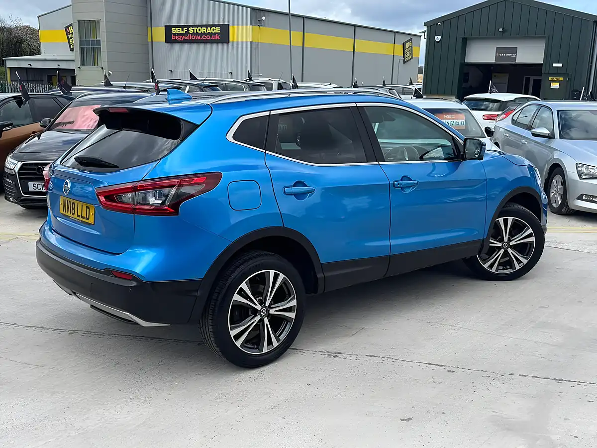 Used 2018 Nissan Qashqai N-Connecta Blue - Interior and Exterior details 11