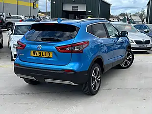 Used 2018 Nissan Qashqai N-Connecta Blue - Interior and Exterior details 12