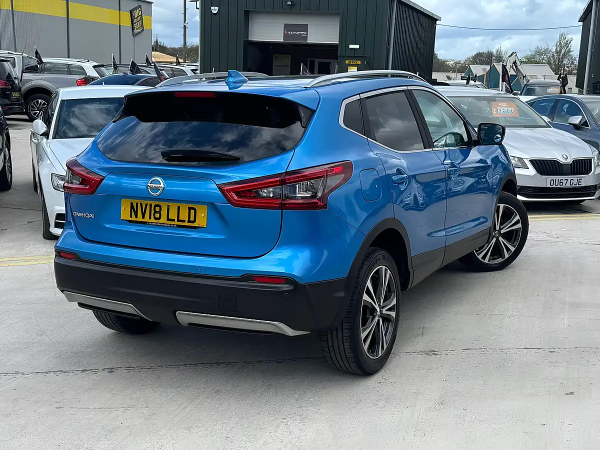 Used 2018 Nissan Qashqai N-Connecta Blue - Interior and Exterior details 12
