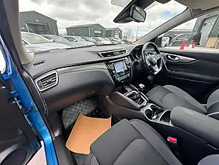 Used 2018 Nissan Qashqai N-Connecta Blue - Interior and Exterior details 14