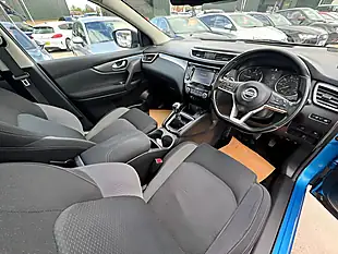 Used 2018 Nissan Qashqai N-Connecta Blue - Interior and Exterior details 16