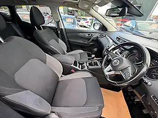 Used 2018 Nissan Qashqai N-Connecta Blue - Interior and Exterior details 17
