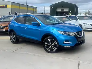Used 2018 Nissan Qashqai N-Connecta Blue - Interior and Exterior details 2