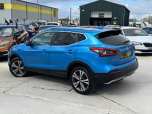 Used 2018 Nissan Qashqai N-Connecta Blue - Interior and Exterior details 5