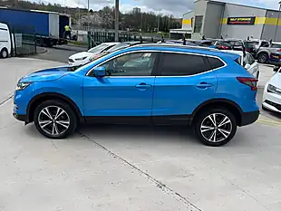Used 2018 Nissan Qashqai N-Connecta Blue - Interior and Exterior details 8