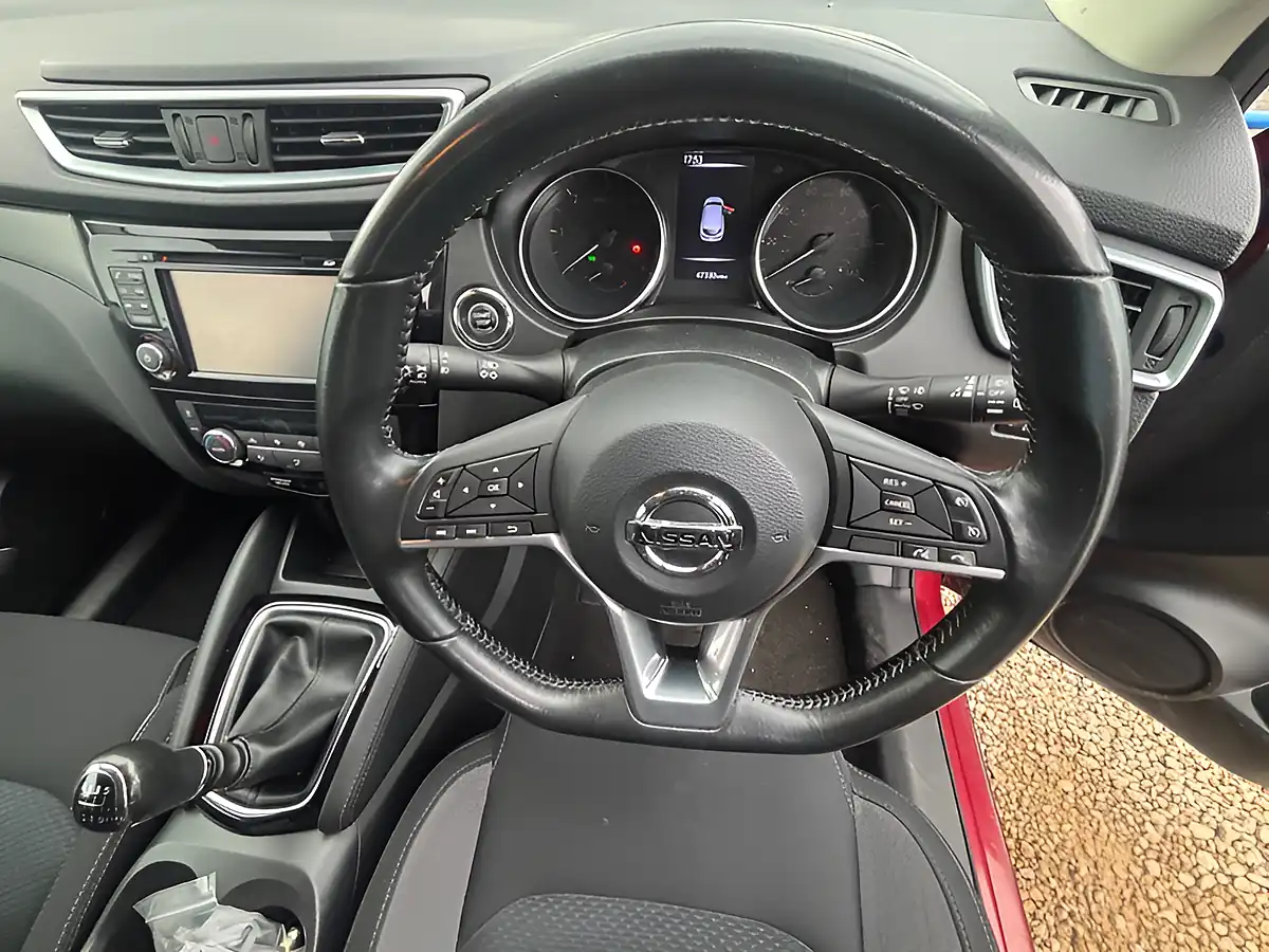 Used 2018 Nissan Qashqai N-Connecta Burgundy Red - Interior and Exterior details 7