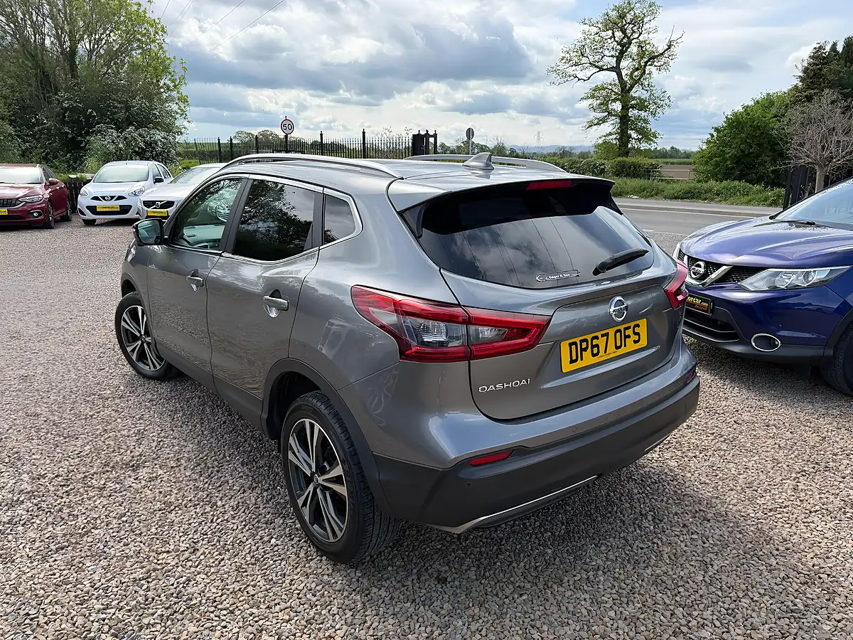 Used 2018 Nissan Qashqai N-Connecta Grey - Interior and Exterior details 13