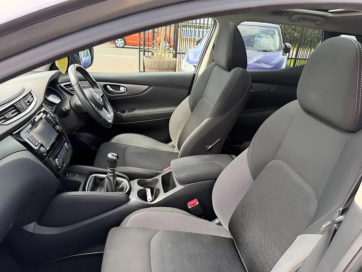 Used 2018 Nissan Qashqai N-Connecta Grey - Interior and Exterior details 2