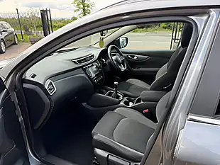 Used 2018 Nissan Qashqai N-Connecta Grey - Interior and Exterior details 4