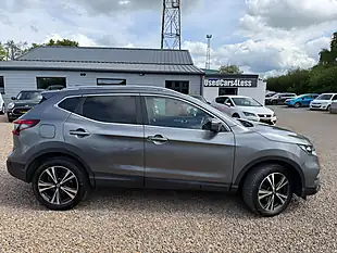 Used 2018 Nissan Qashqai N-Connecta Grey - Interior and Exterior details 5