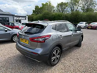 Used 2018 Nissan Qashqai N-Connecta Grey - Interior and Exterior details 7