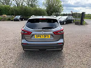 Used 2018 Nissan Qashqai N-Connecta Grey - Interior and Exterior details 9