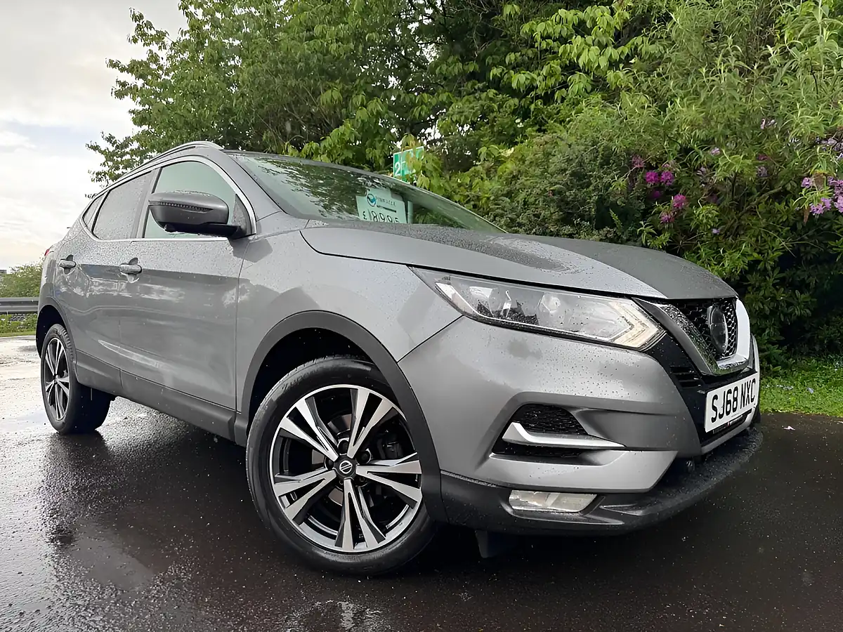 Used 2018 Nissan Qashqai N-Connecta Grey - Front View