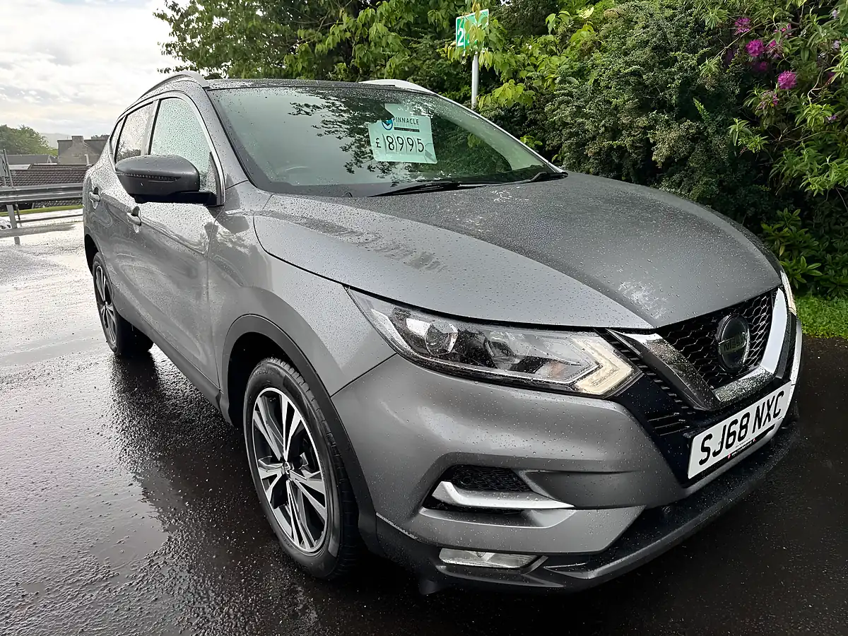 Used 2018 Nissan Qashqai N-Connecta Grey - Interior and Exterior details 12