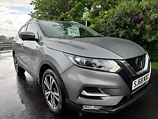 Used 2018 Nissan Qashqai N-Connecta Grey - Interior and Exterior details 13