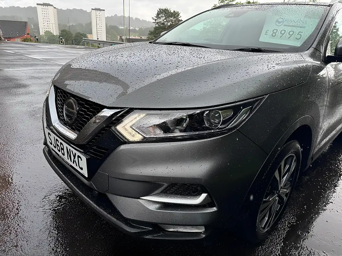 Used 2018 Nissan Qashqai N-Connecta Grey - Interior and Exterior details 15
